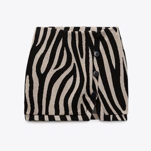 *NWT* ZARA - JACQUARD MINI SKIRT // ZEBRA PRINT